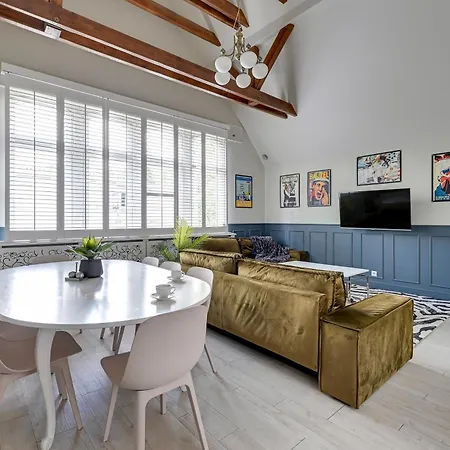 Lion - Scandi Bestseller With 3 Bedrooms *