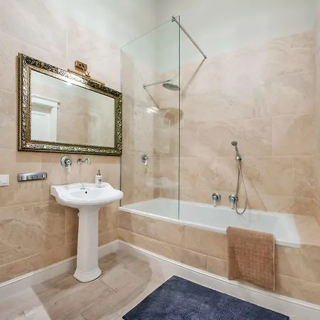 Scandi Bestseller By Lion Appartement